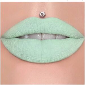 JEFFREE STAR COSMETICS
Velour Liquid Lipstick (HIGH SOCIETY) 💄